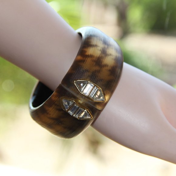 Alexis Bittar Houndstooth Lucite Crystal Bangle - Picture 8 of 13
